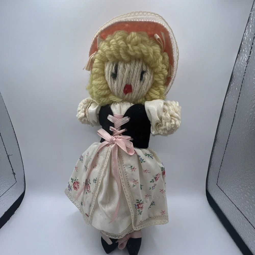 Handmade Dutch Doll‎